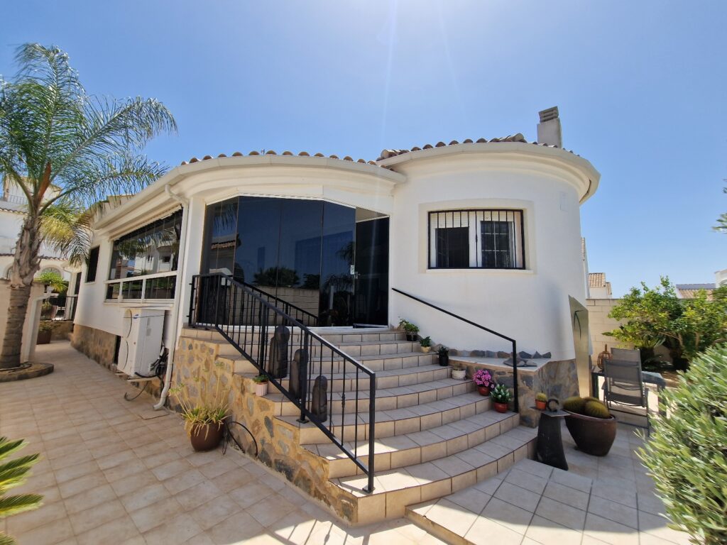 Villa for Sales in San Fulgencio