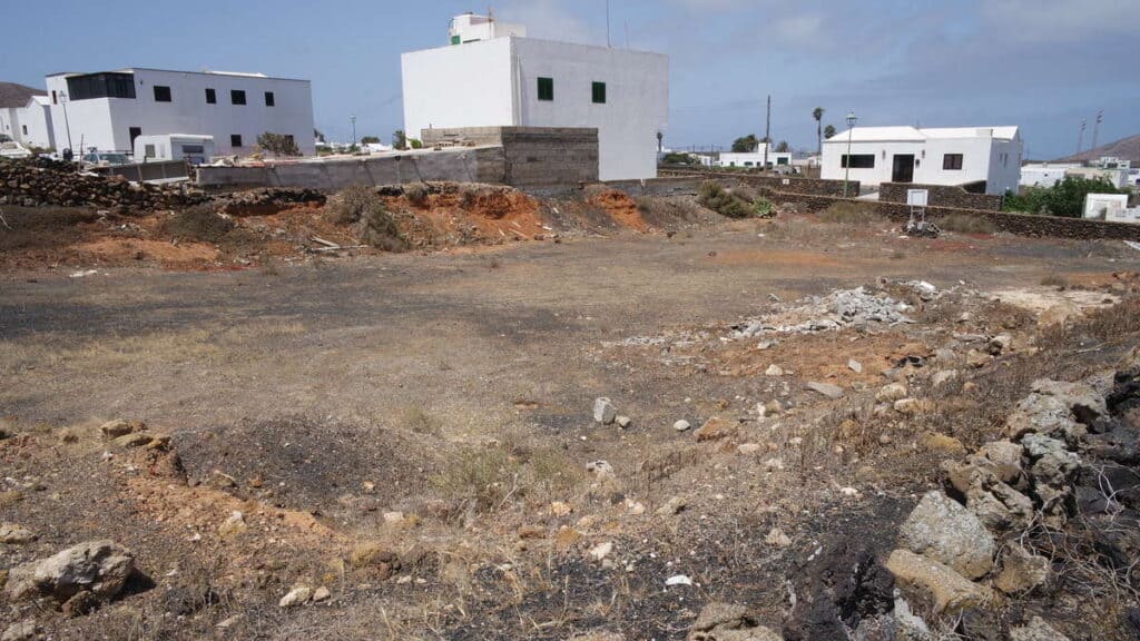 Plot for sale in Tinajo