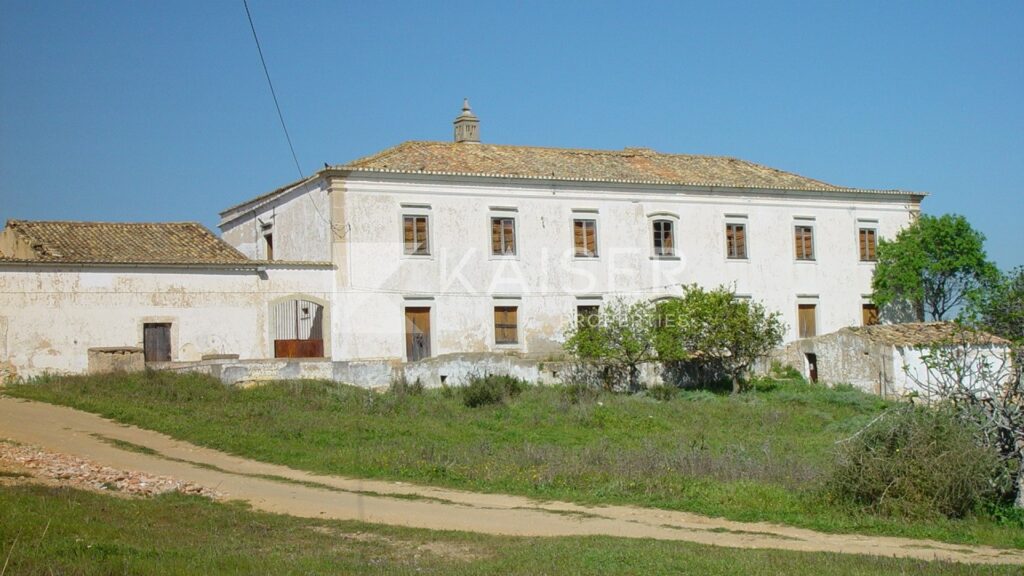 Plot for sale in Albufeira