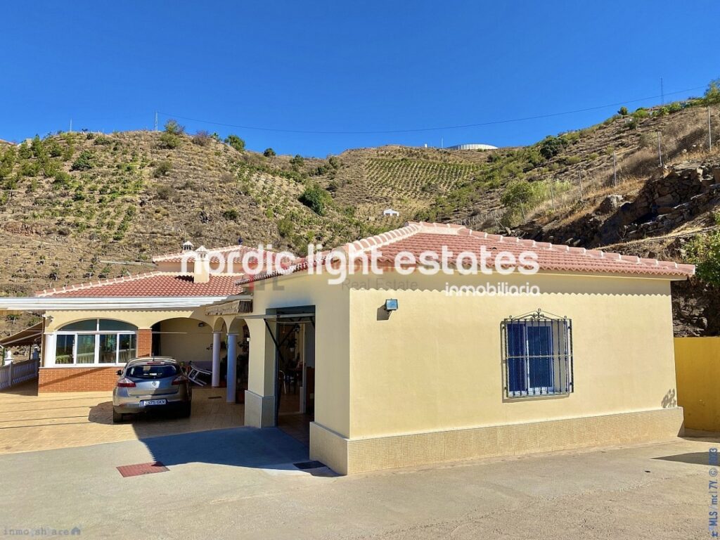 Villa for sale in Algarrobo