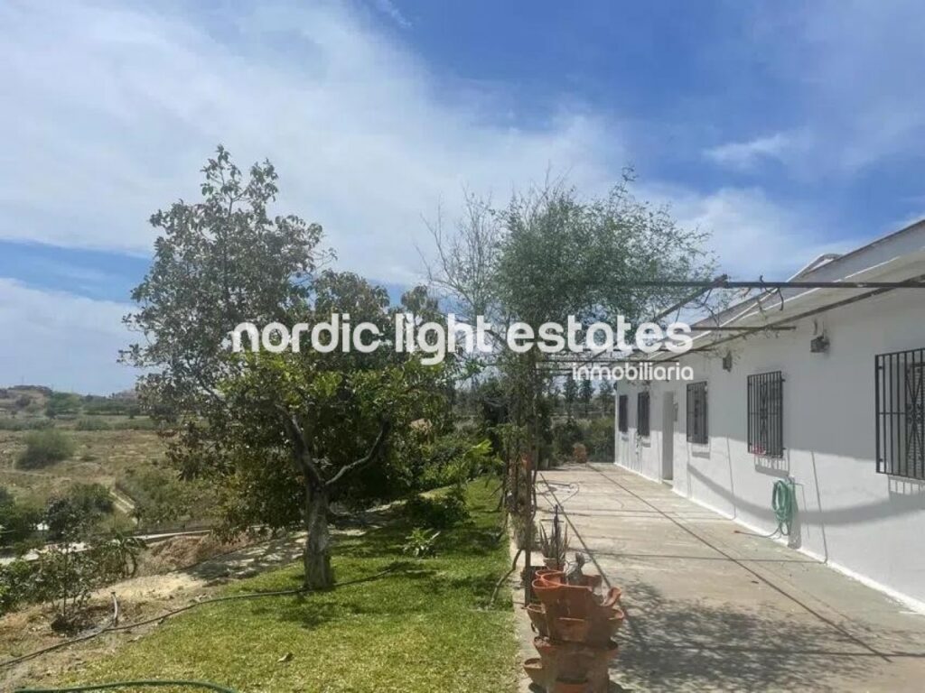 Villa for sale in Torre del Mar