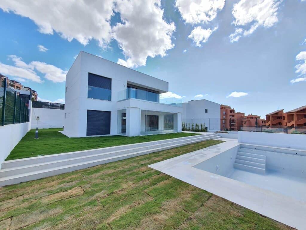 Villa for Sales in Manilva
