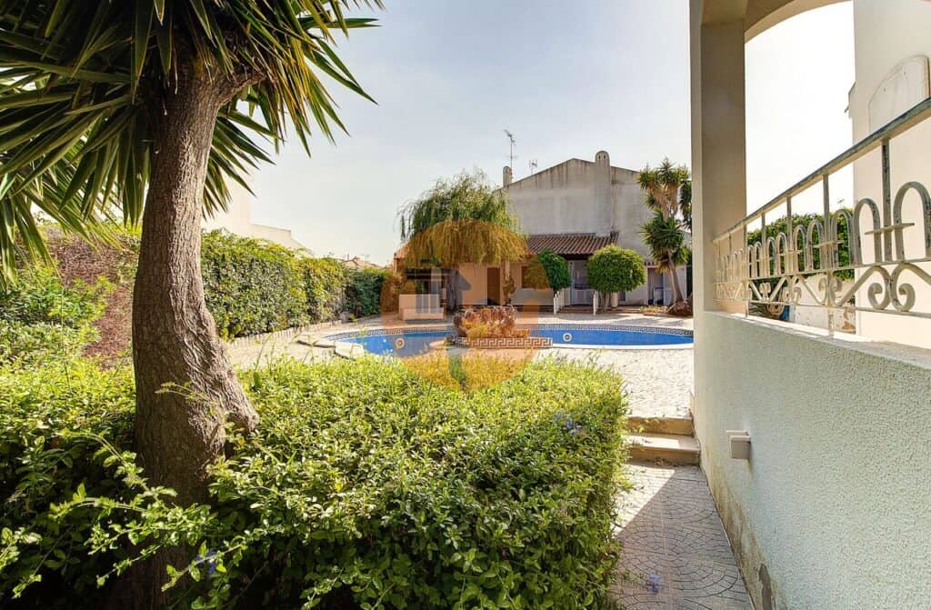 villa for Sale in Altura
