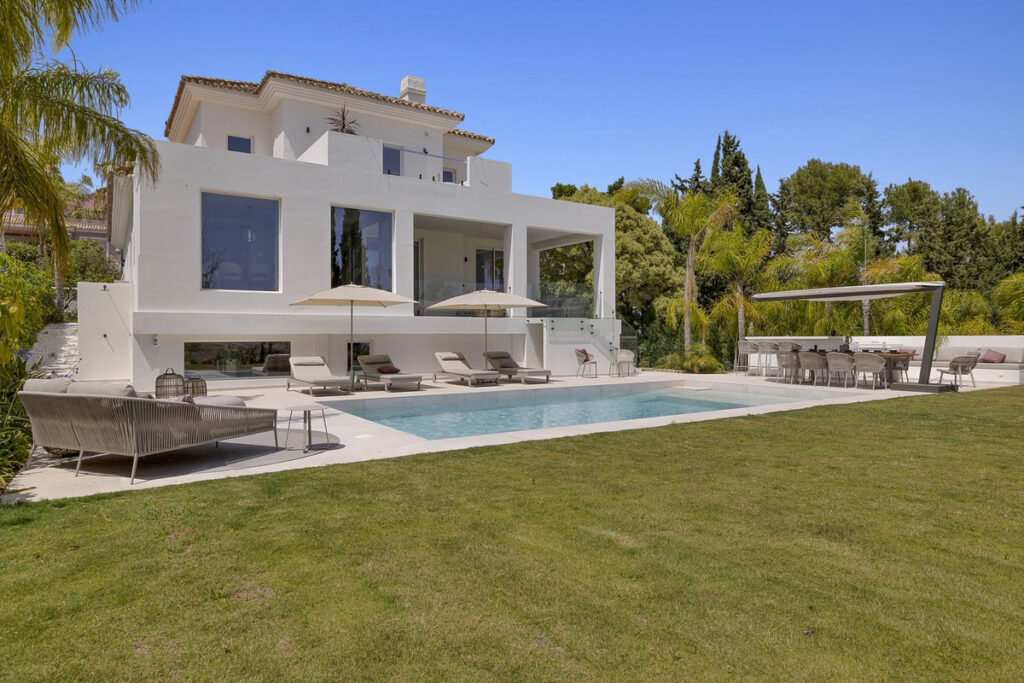 Villa for sale in El Paraiso