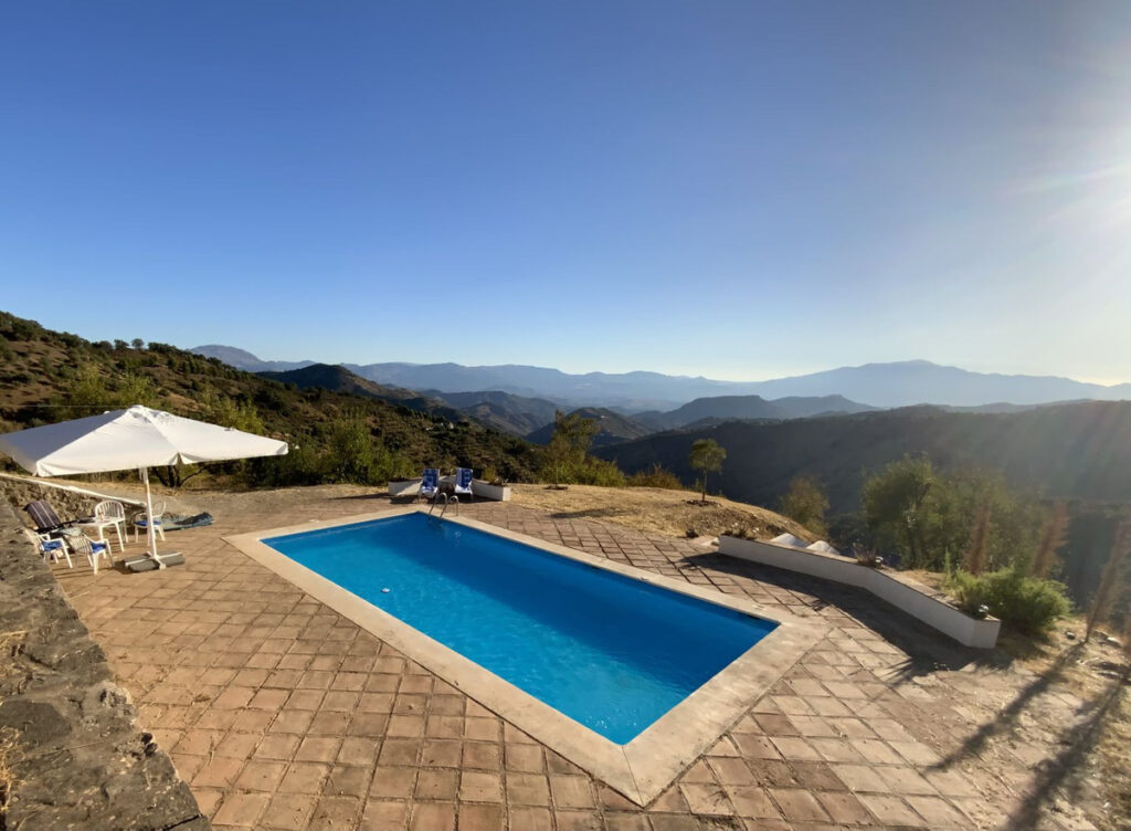 Villa for sale in Montes de Málaga