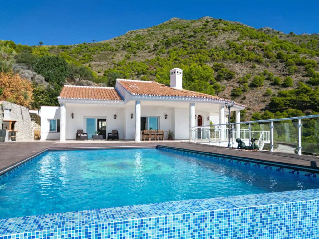 Villa for sale in mijas