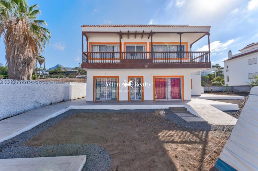 villa for sale in Puerto De Santiago