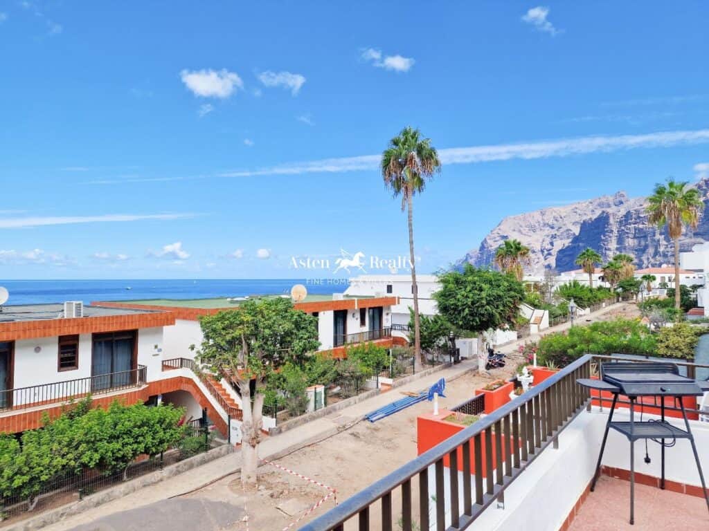 penthouse for sale in Acantilados de Los Gigantes