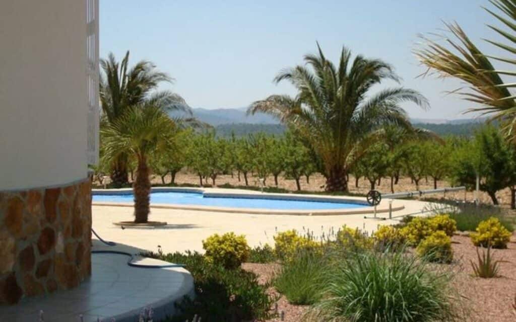 villa for sale in Novelda