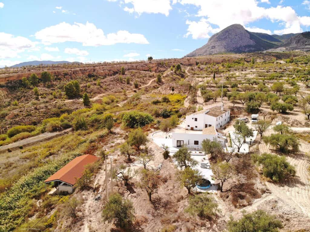 Country House for sale in Velez-Blanco