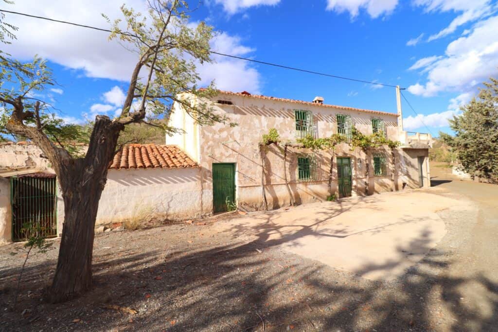 Country House for sale in Velez-Rubio