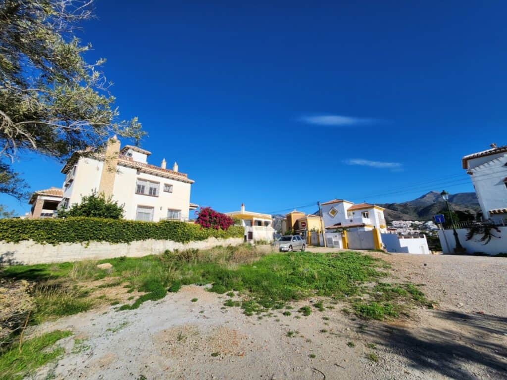 Plot for sale in Nerja
