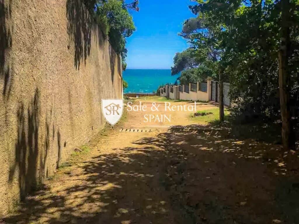 villa for sale in Lloret De Mar