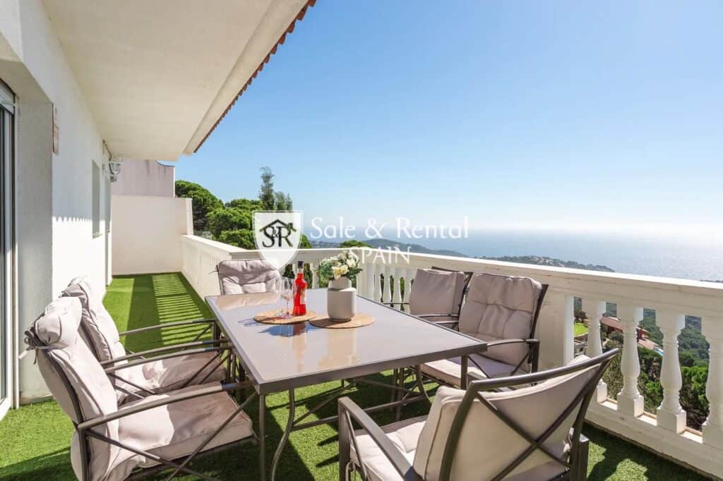 villa for sale in Lloret De Mar
