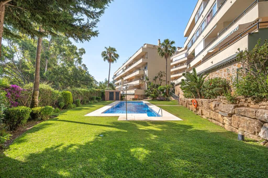 Penthouse for sale in Calahonda
