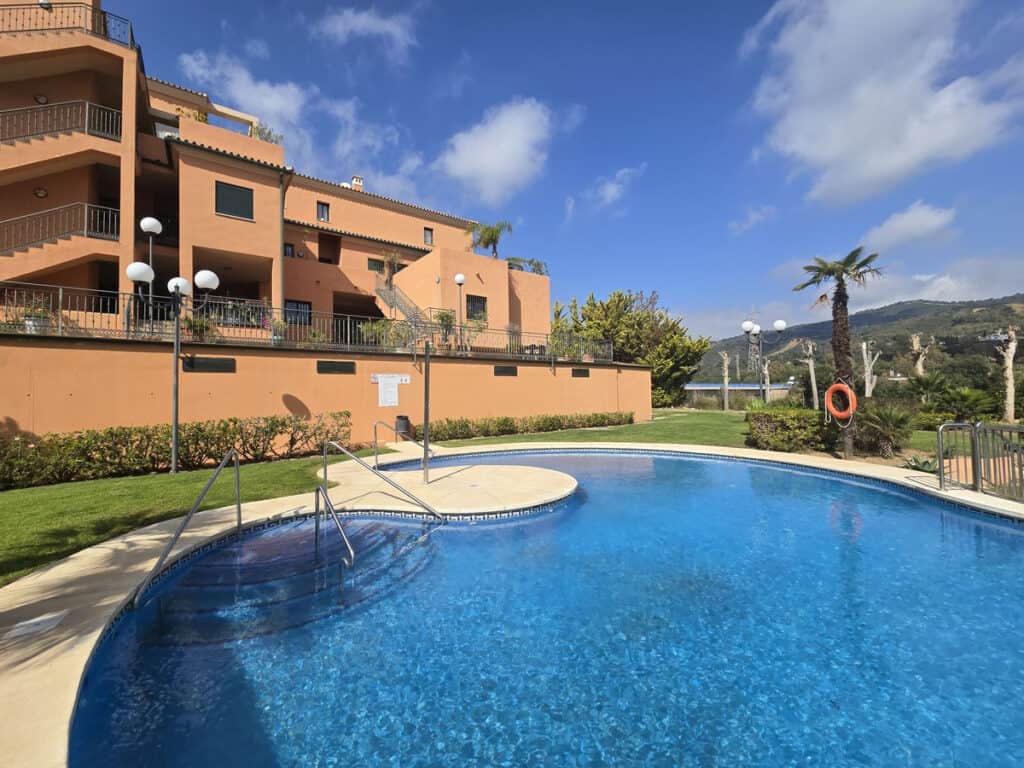 Apartment for sale in Elviria
