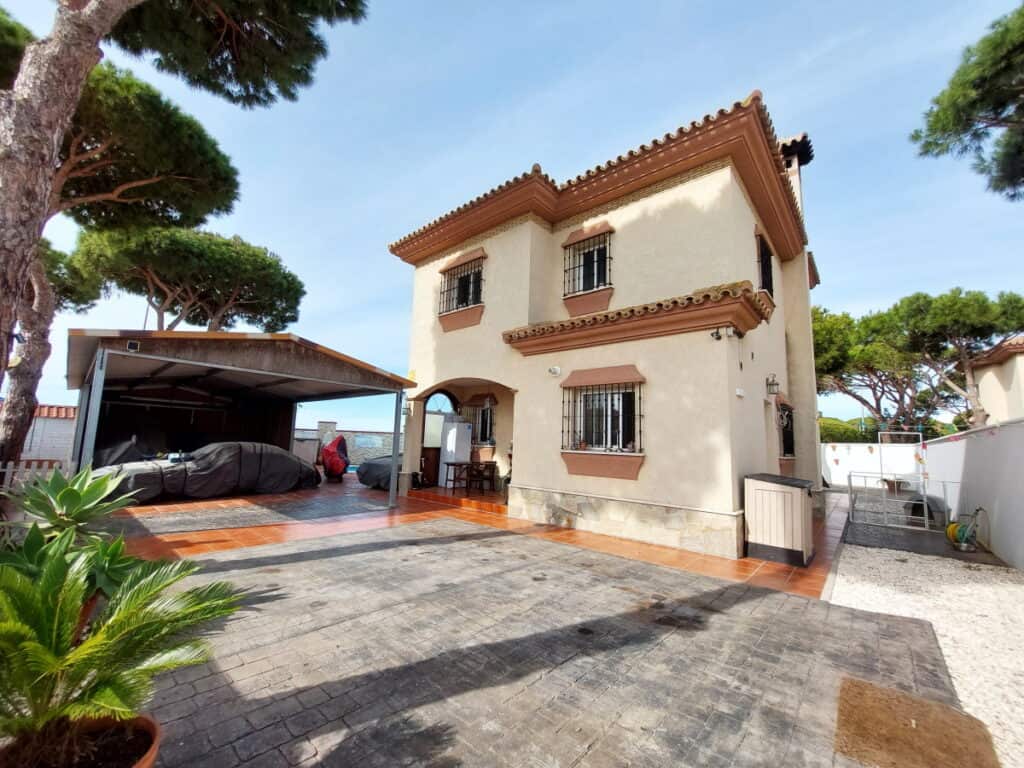 villa for sale in Chiclana De La Frontera