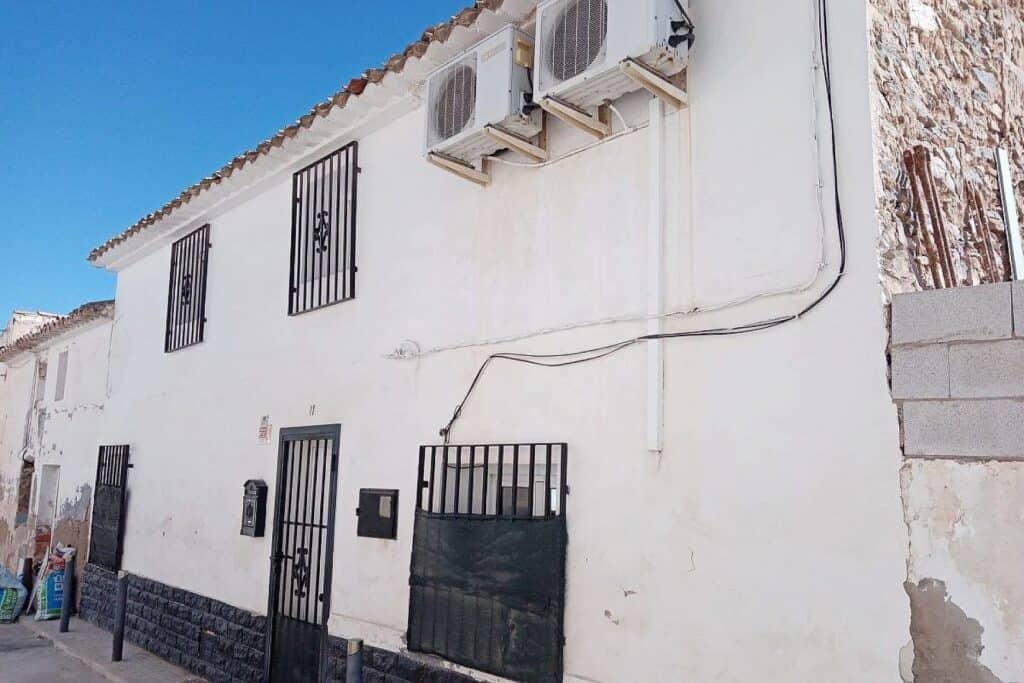 Town House for sale in Sax