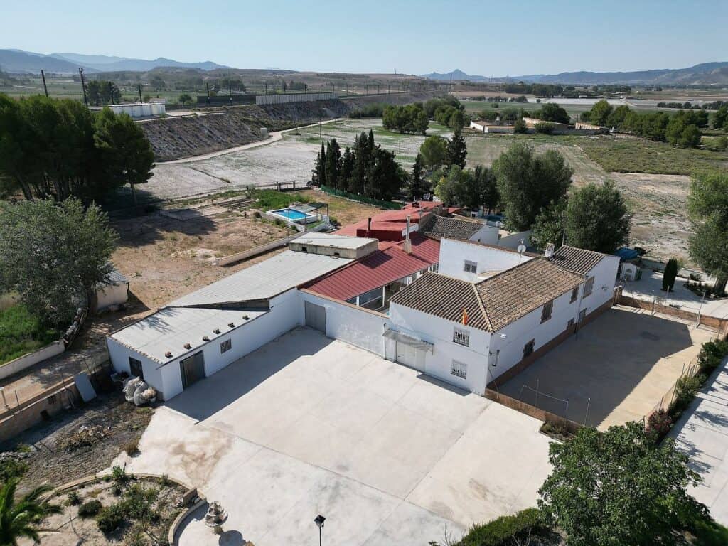 Country house for sale in Villena
