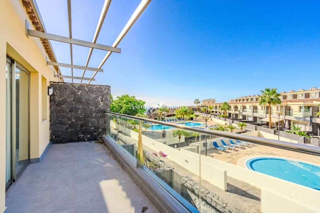 villa for sale in Amarilla Golf