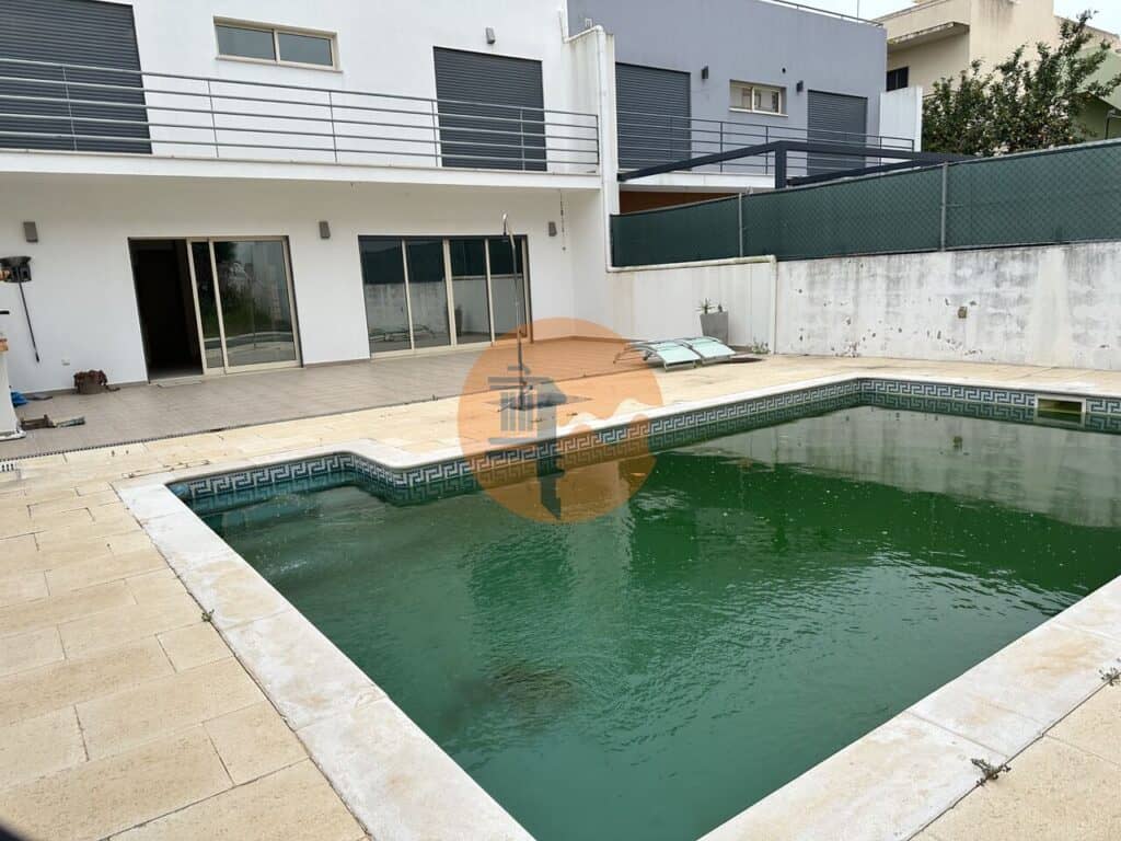 villa for Sale in Olhão