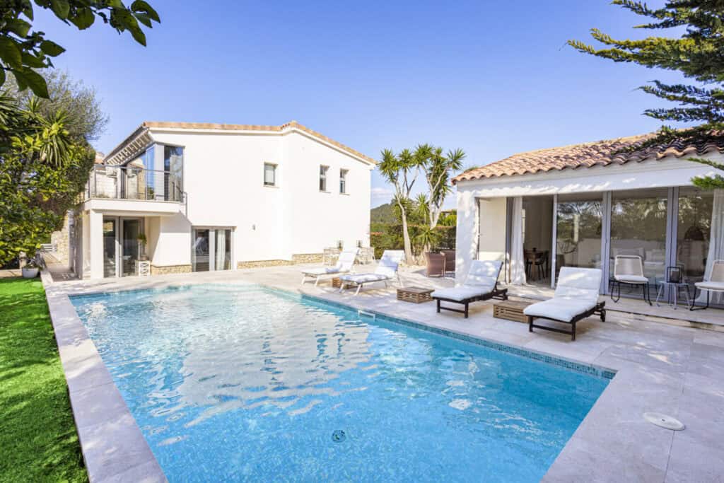 villa for Long Term Rental in  Santa Ponsa