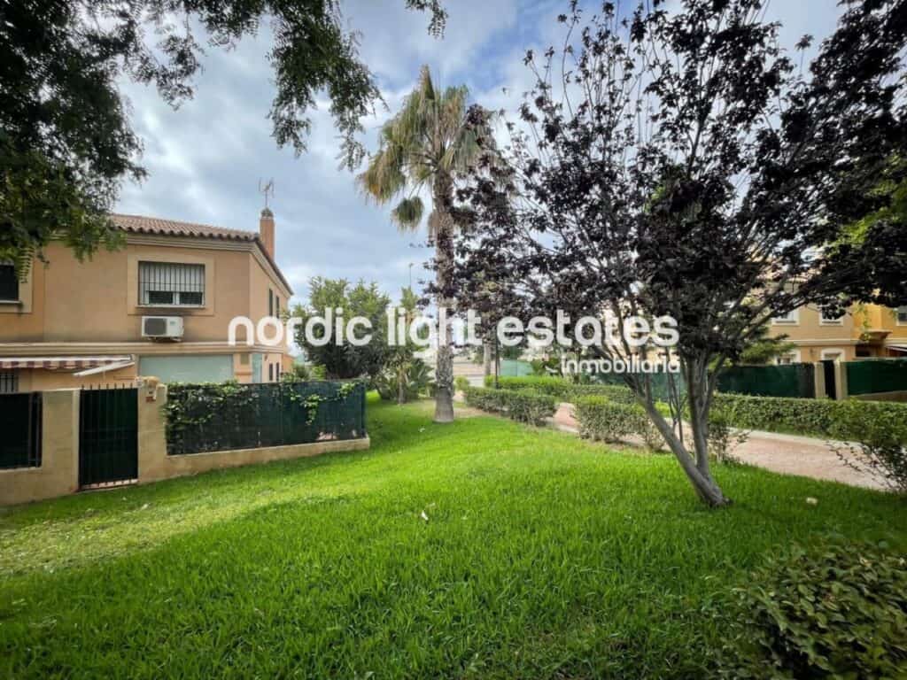 Villa for sale in Torre del Mar