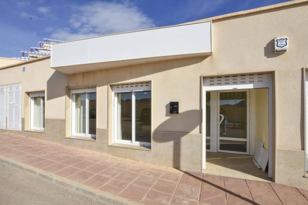 Commercial for month in SAN JUAN DE LOS TERREROS