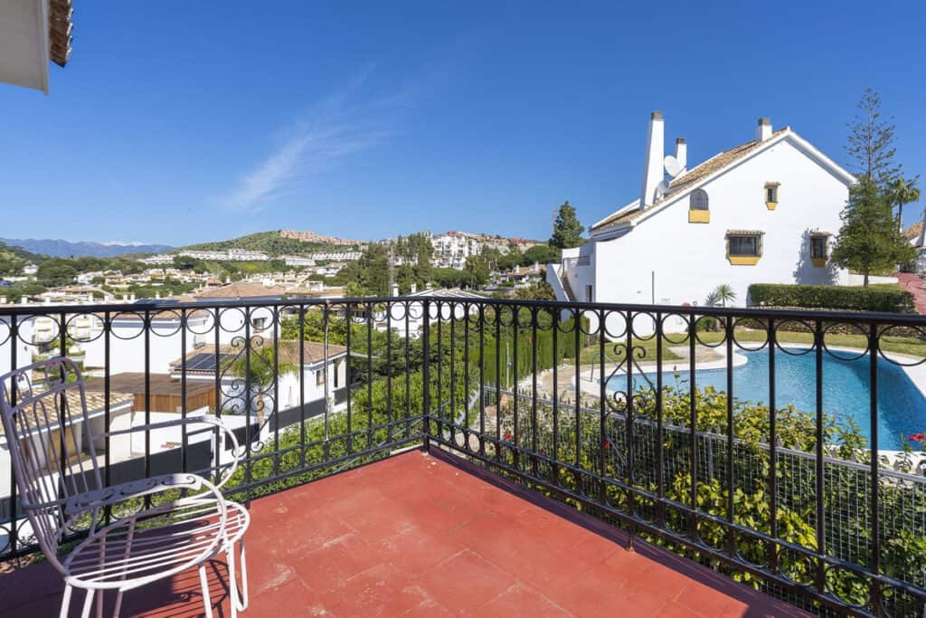 Town House for sale in Calahonda