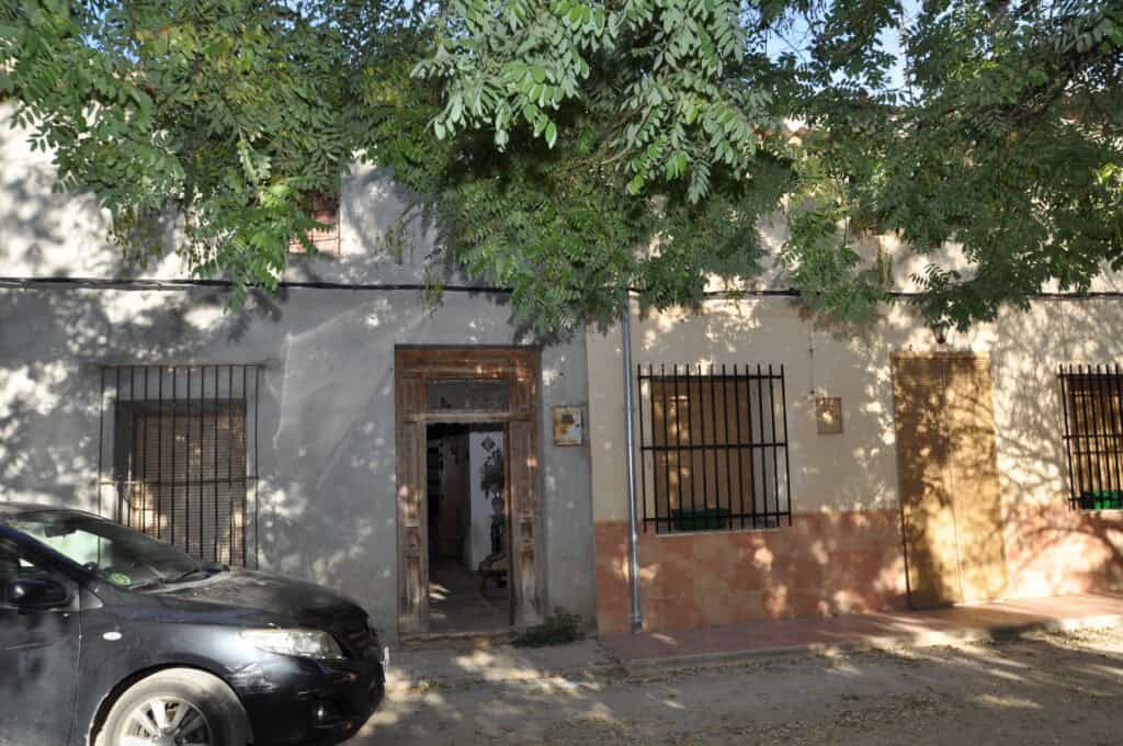Town House for sale in yecla