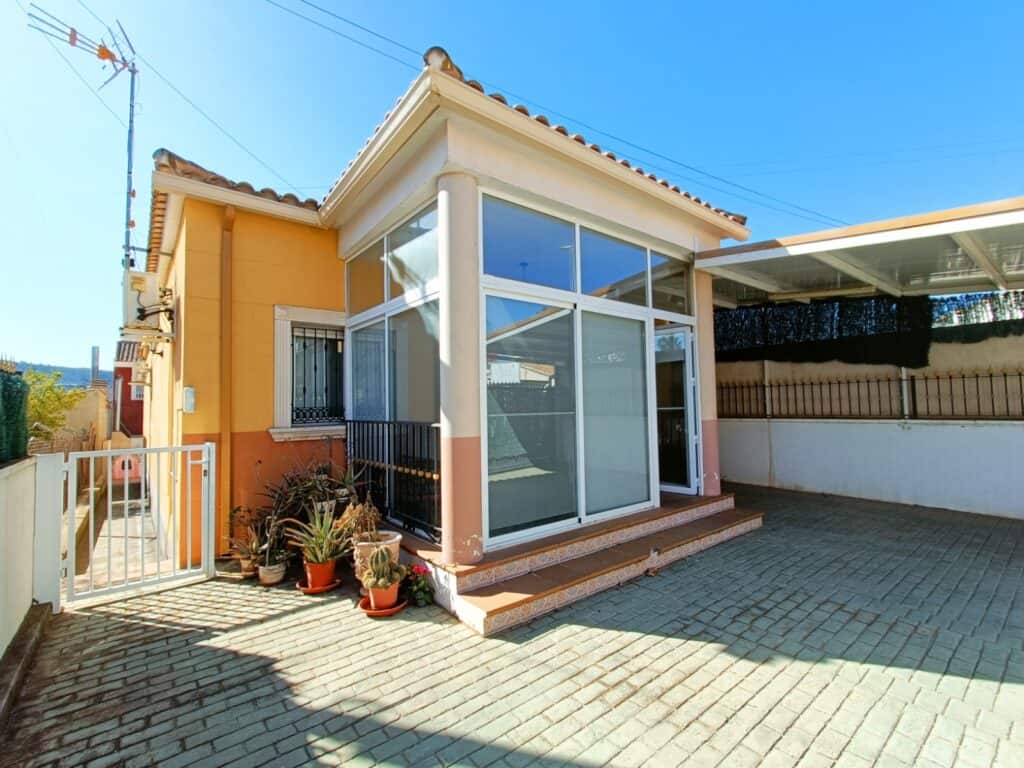 Villa for sale in Hondón de los Frailes