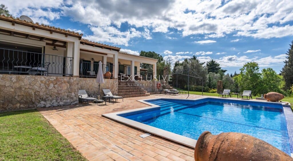 Villa for sale in PORTIMÃO