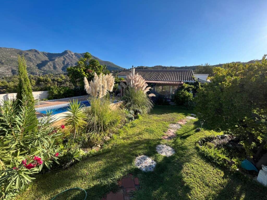 Country House for Sale in Jete
