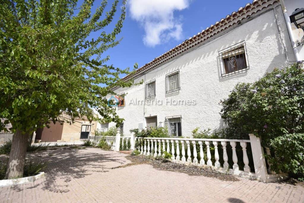 Town House for Sale in Chirivel
