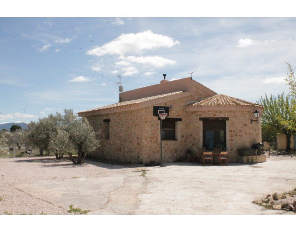 Country house for sale in Villena
