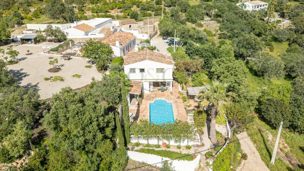 villa for Sale in Faro