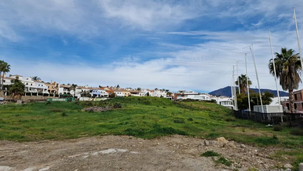 Plot for sale in Estepona