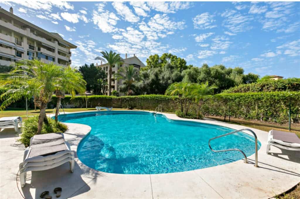 Apartment for sale in Guadalmina Alta