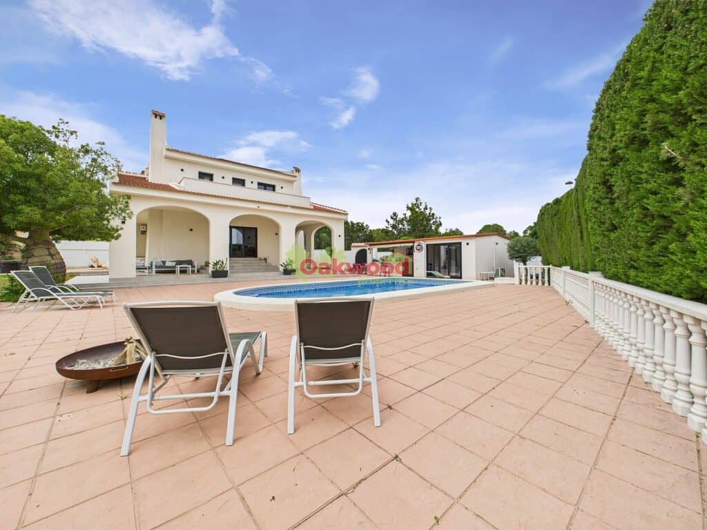 Villa for sale in Pinar de Campoverde