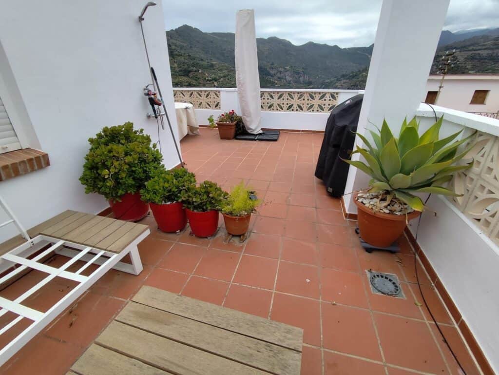  Granada