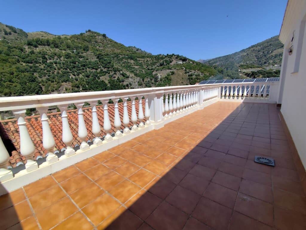  Granada