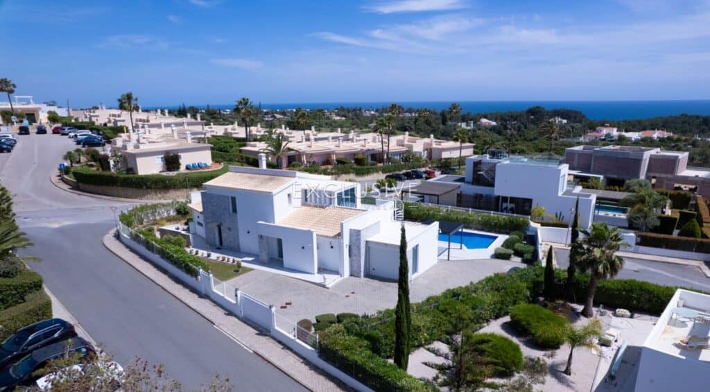 Villa for sale in CARVOEIRO