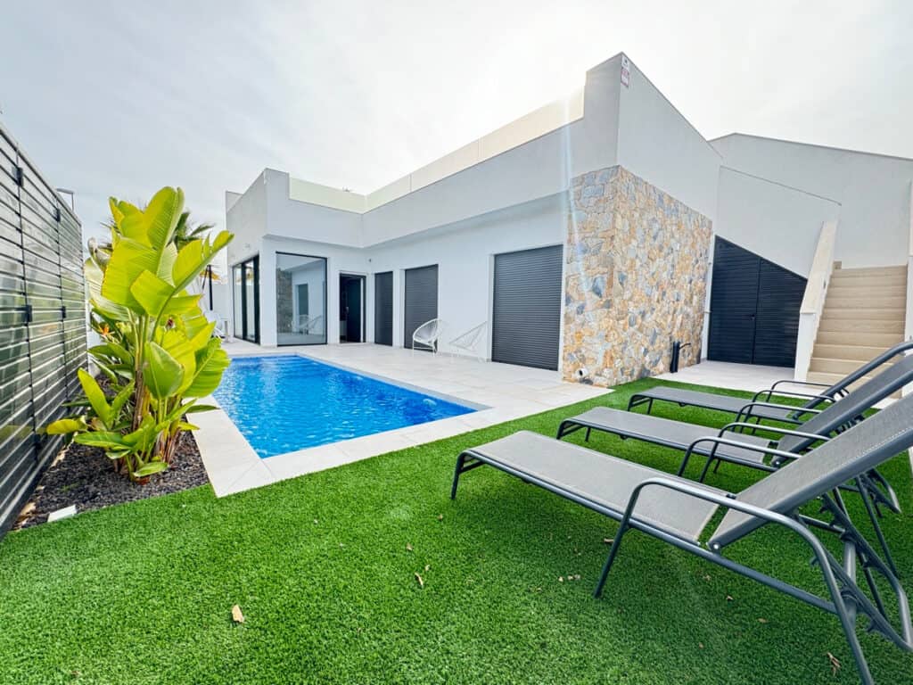 Villa for sale in Pilar de la Horadada