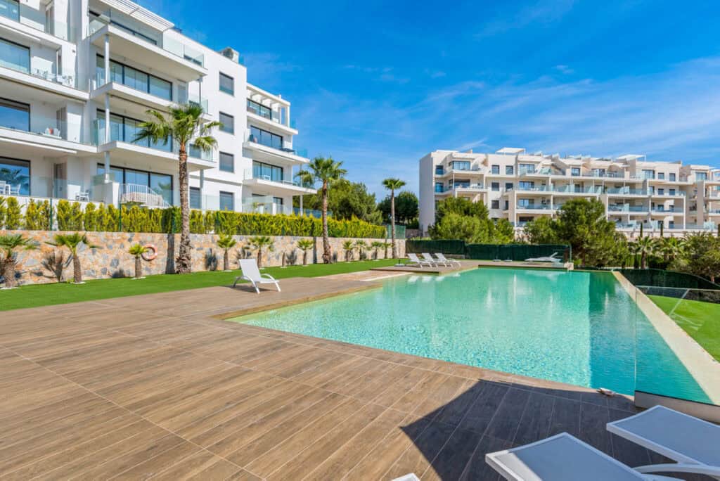 Middle Floor Apartment for sale in Las Colinas Golf