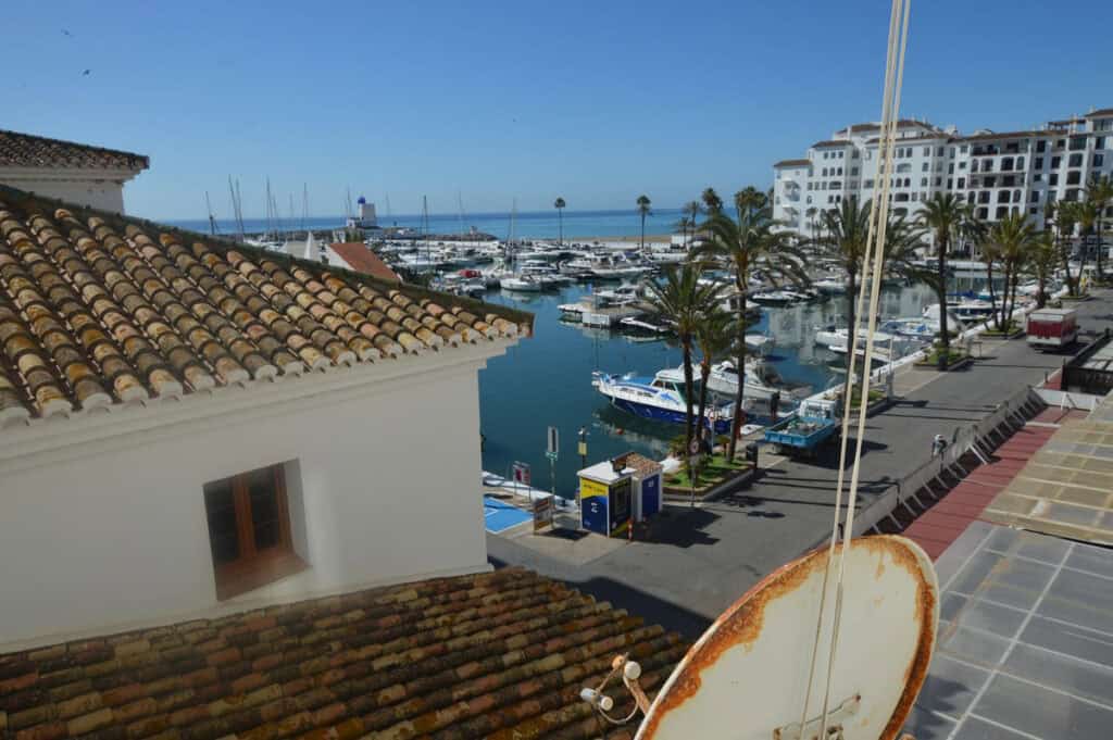 Middle Floor Apartment for sale in La Duquesa