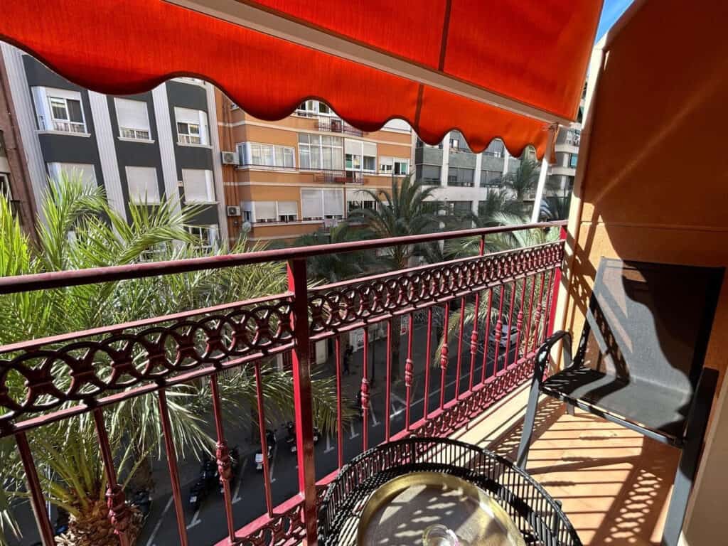 Middle Floor Apartment for sale in Alicante City