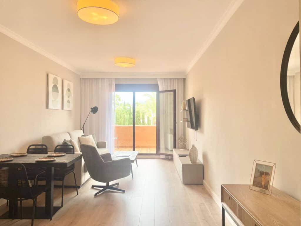 Middle Floor Apartment for sale in Benahavís
