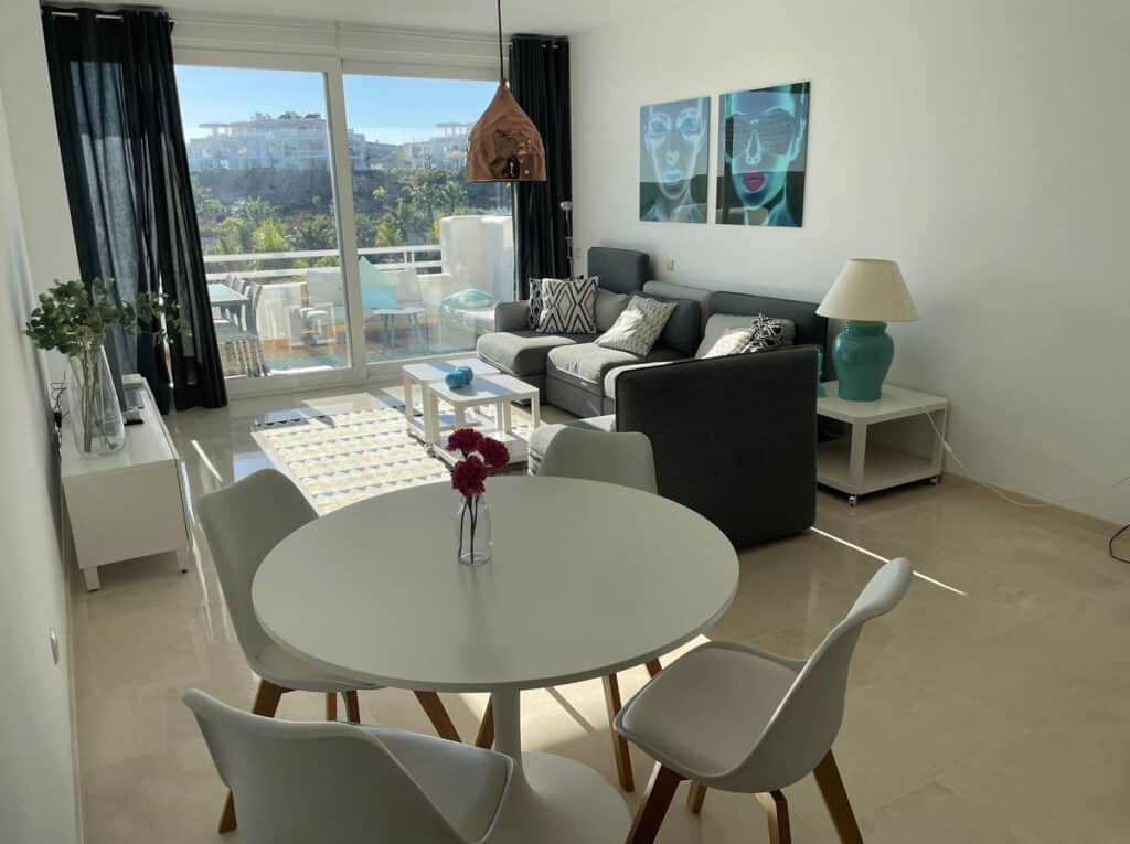 Middle Floor Apartment for sale in Estepona