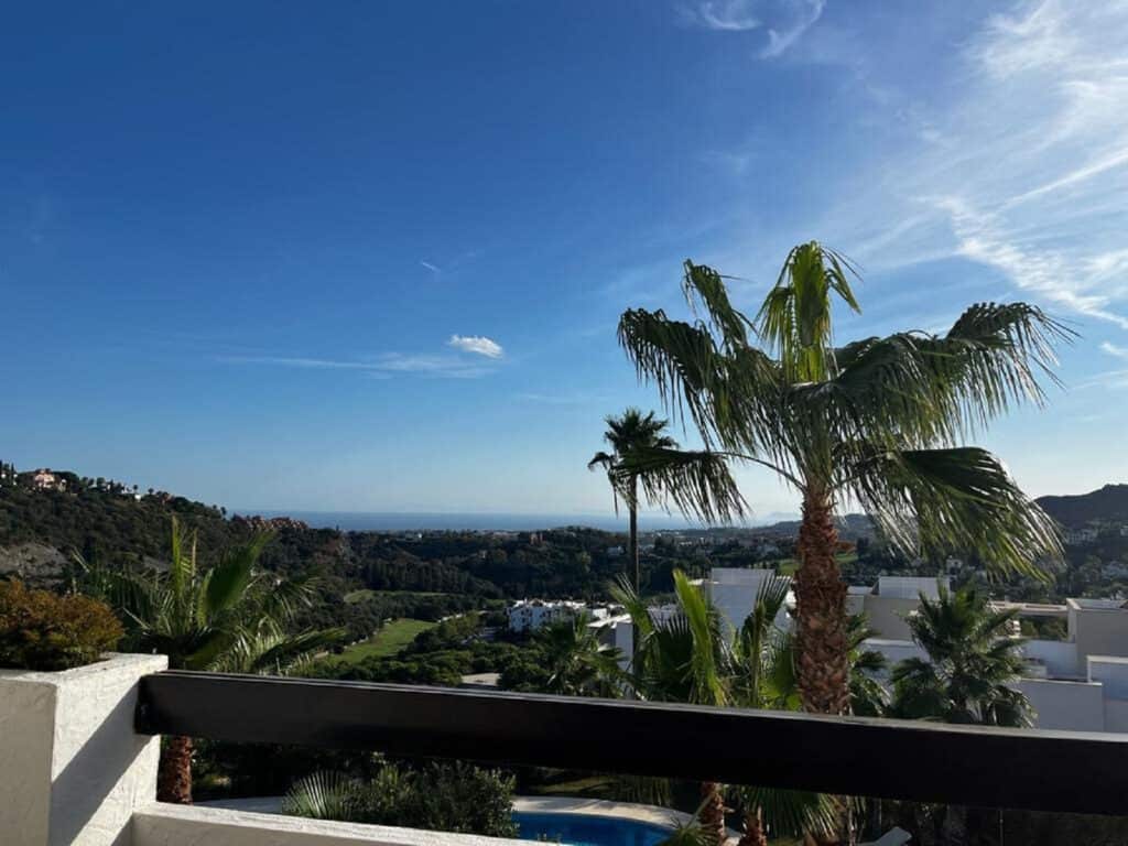 Middle Floor Apartment for sale in Benahavís