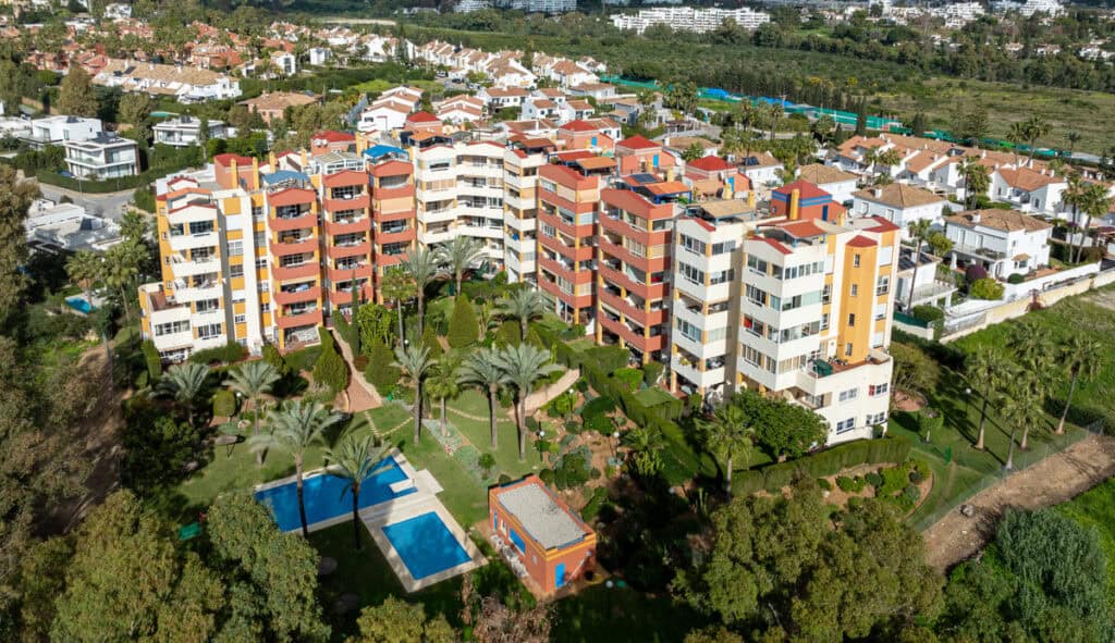 Middle Floor Apartment for sale in Estepona